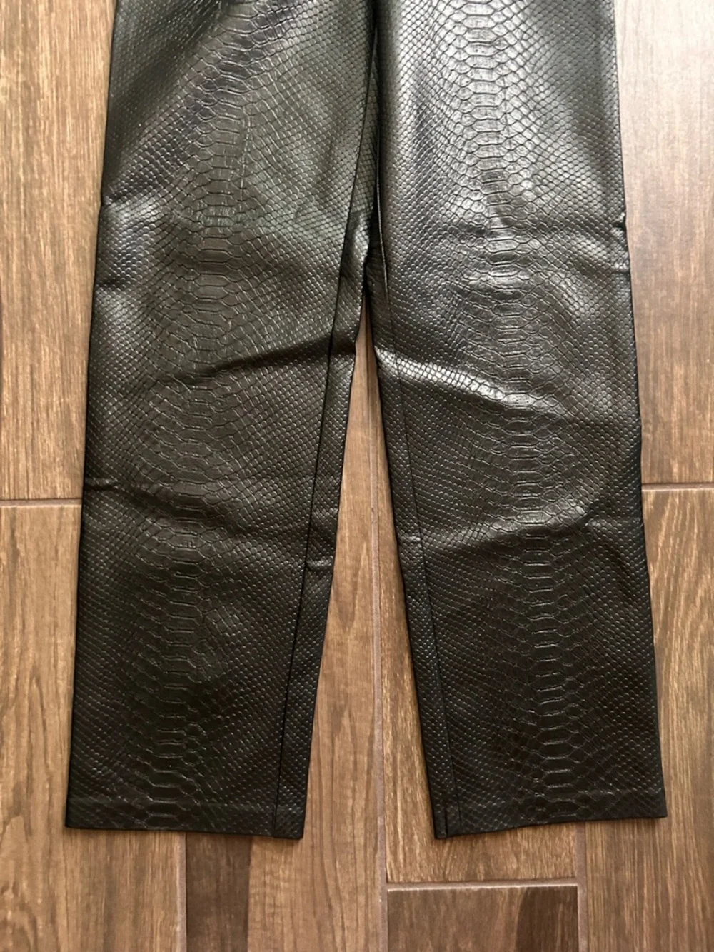 NWT Aritzia Wilfred The Melina Vegan Leather Pant in Black Python Sz 0 SHORT